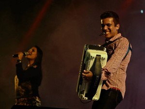 Luan e Forró Estilizado foi uma das atrações do encerramento do São João de João Pessoa, na terça-feira (24) (Foto: Rafael Passos/Secom-JP)