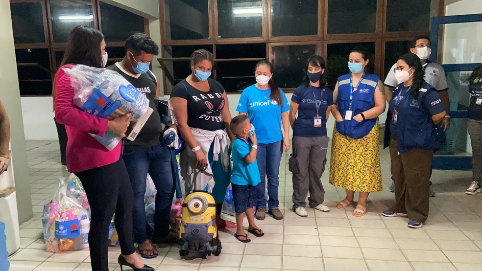Doações para ajudar famílias de venezuelanos que perderam moradia após chuva são aceitas na Vila Olímpica de Manaus. — Foto: Patrick Marques/G1 AM