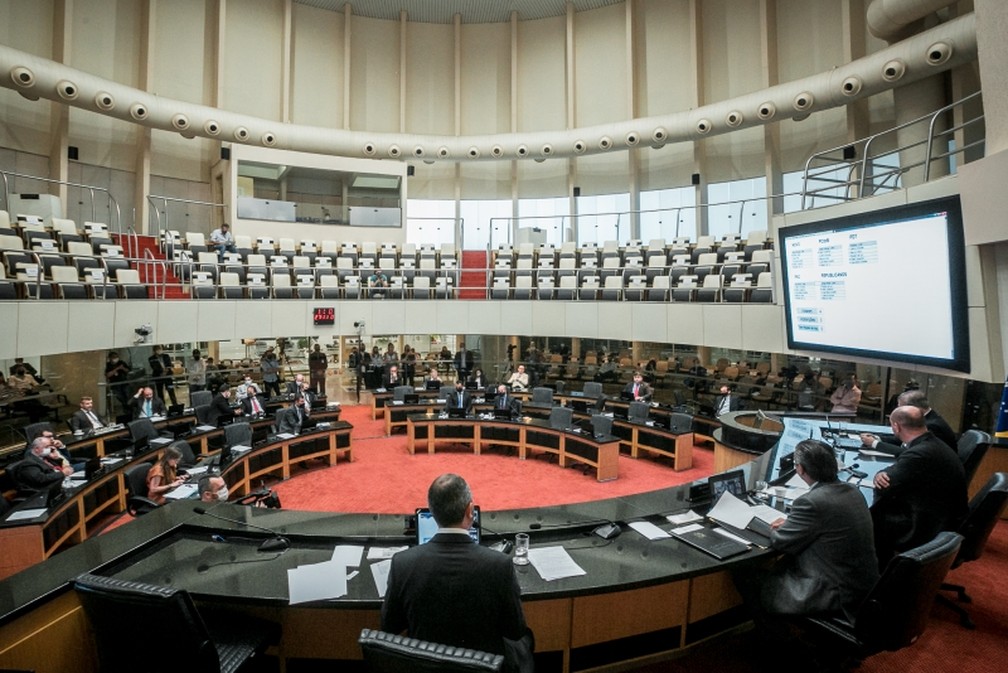 Eleição de cinco deputados para tribunal do segundo pedido de impeachment ocorreu nesta terça (27) — Foto: Bruno Collaço / Agência Alesc 