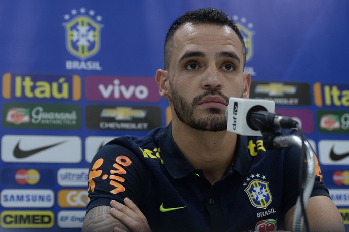 Renato Augusto coletiva seleção Belo Horizonte (Foto: http://globoesporte.globo.com/futebol/futebol-internacional/noticia/2016/11/corinthians-palmeiras-e-gremio-estao-entre-os-mais-valiosos-das-americas.html)