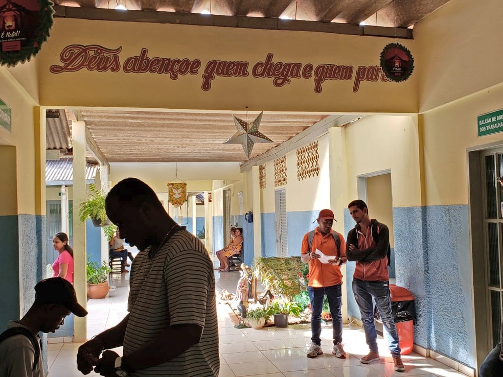 Casa do Migrante de Cuiabá abriga, na maioria, venezuelanos — Foto: Denise Soares/G1