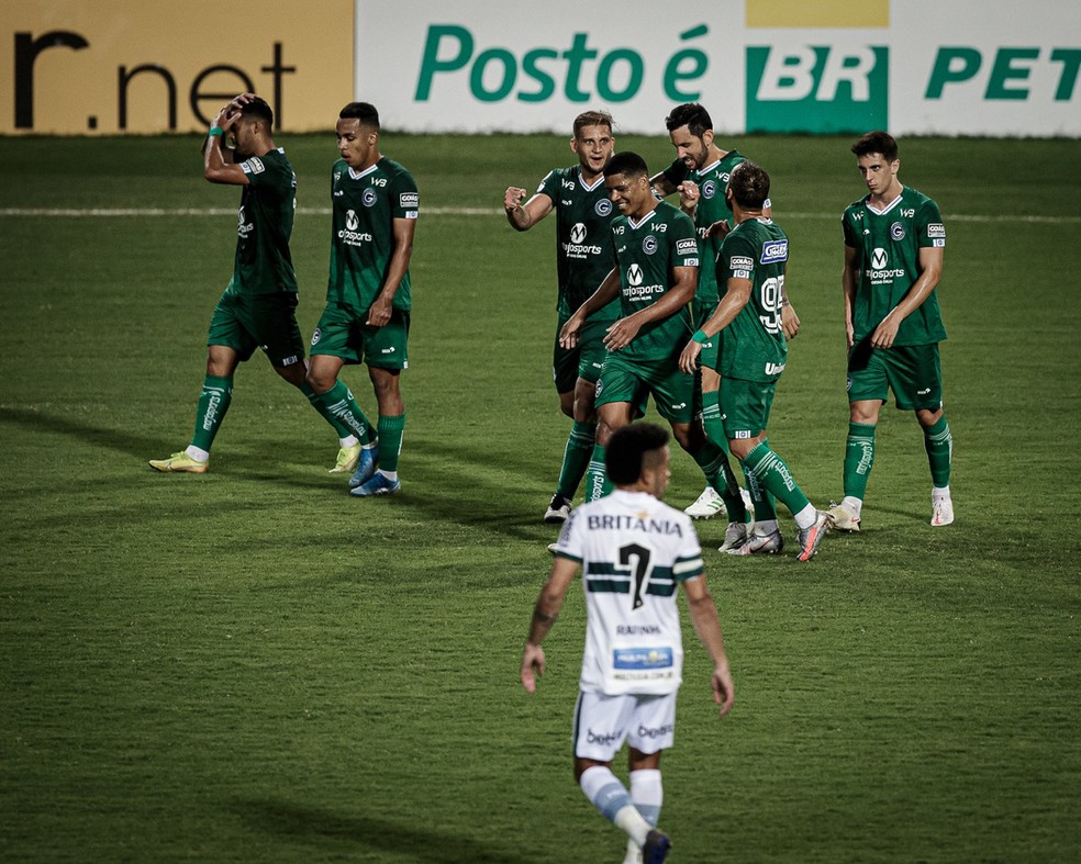 Tres Zagueiros E Gigantes No Ataque Como O Goias Passou A Sonhar Em Ficar Na Serie A Brasileirao Serie A Ge