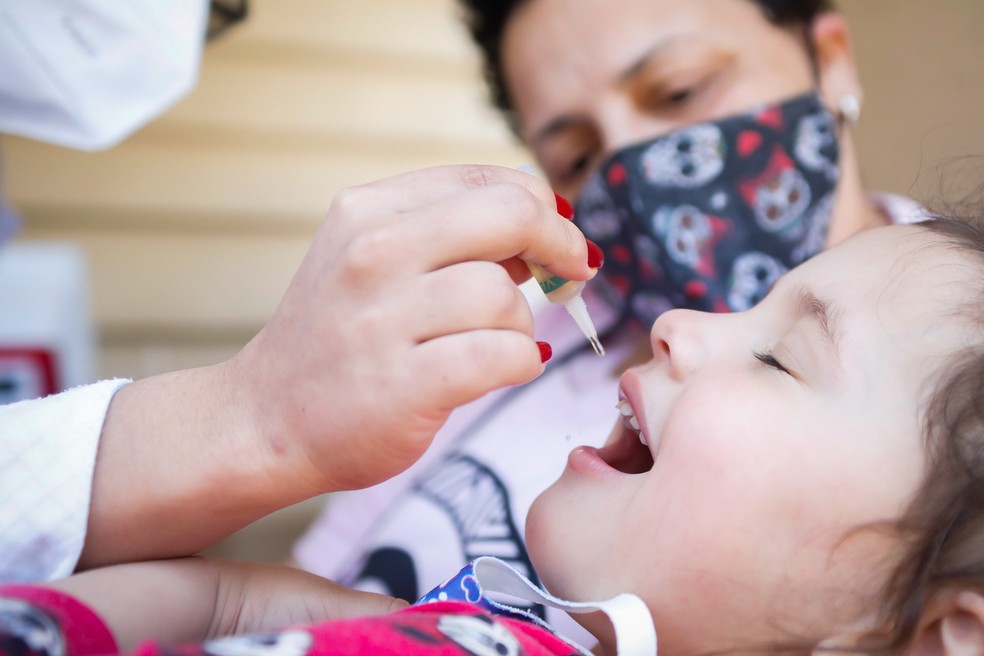 Shoppings terão vacinação contra poliomielite e covid-19 neste sábado
