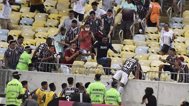 John Kennedy comemora o segundo gol do Fluminense contra o Flamengo