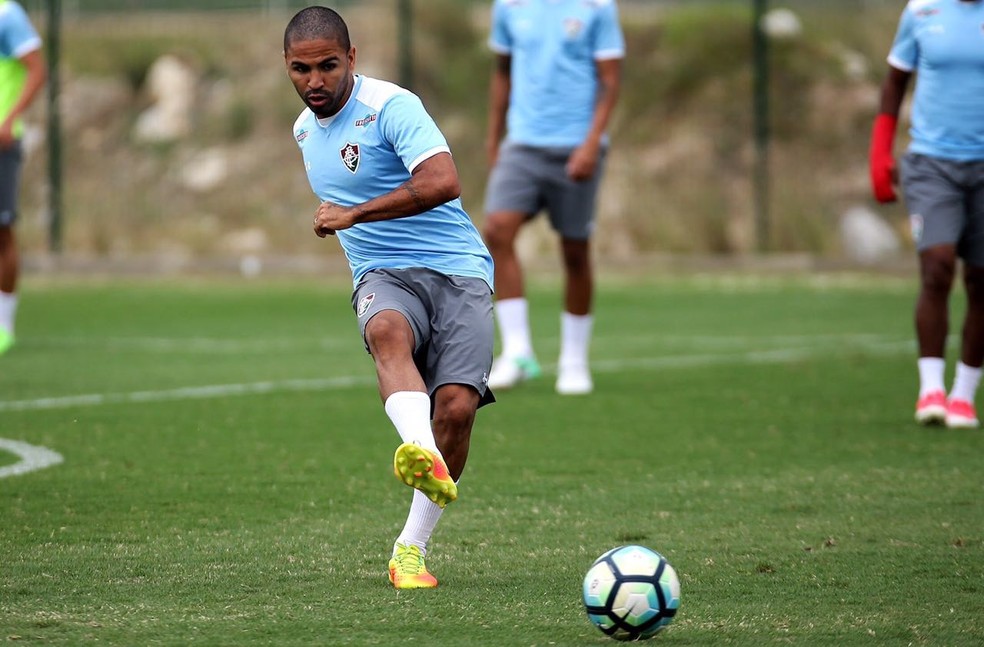 Há uma semana no Rio, Romarinho já treina com os companheiros no CT do Flu (Foto: Lucas Merçon/ Fluminense FC)