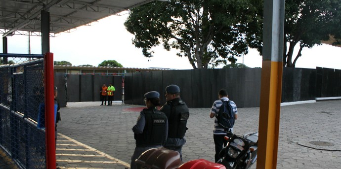 estádio do Sesi treino Japão cancelado Manaus (Foto: Silvio Lima)