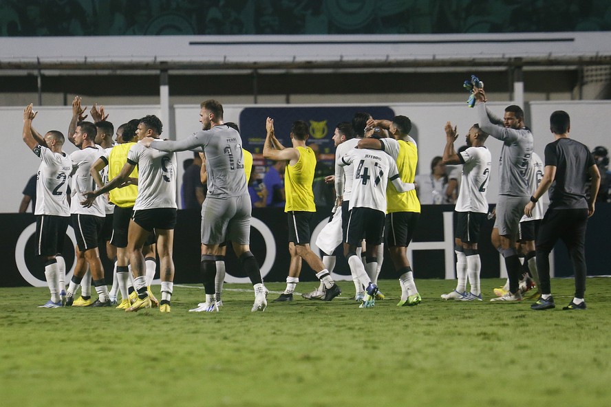 Botafogo bate recorde de jogos sem levar gol na temporada e se torna o segundo melhor visitante do Brasileirão