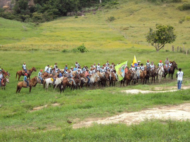 Cerca de 200 cavaleiros participaram da 6ª edição da cavalgada; a expectativa esse ano é que esse número se mantenha. (Foto: Divulgação/Carlos Clay Pereira Santos )