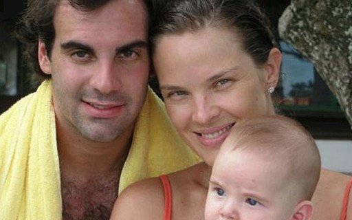 Letícia Birkheuer publica foto ao lado do filho e do marido - Quem ...