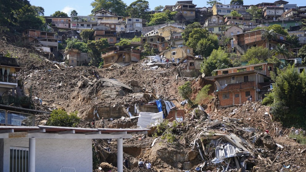 Rastro da devastação causada pela chuva no Morro da Oficina, no Alto da Serra, em Petrópolis — Foto: Marcos Serra Lima/g1