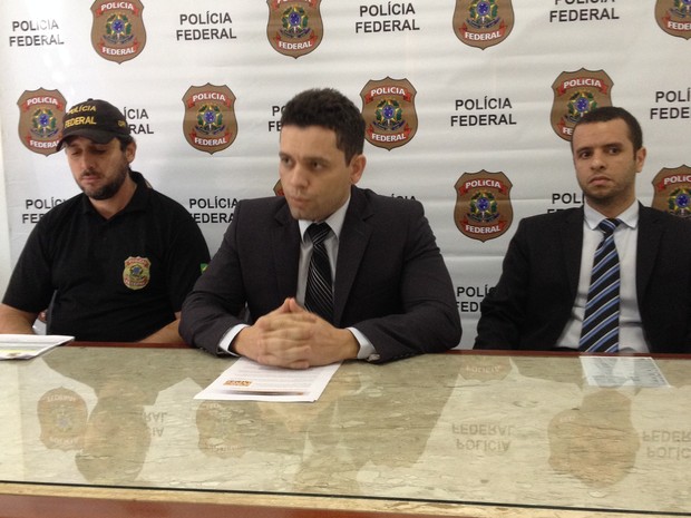 Delegado da PF durante coletiva de imprensa (Foto: Júnior Freitas/ G1)