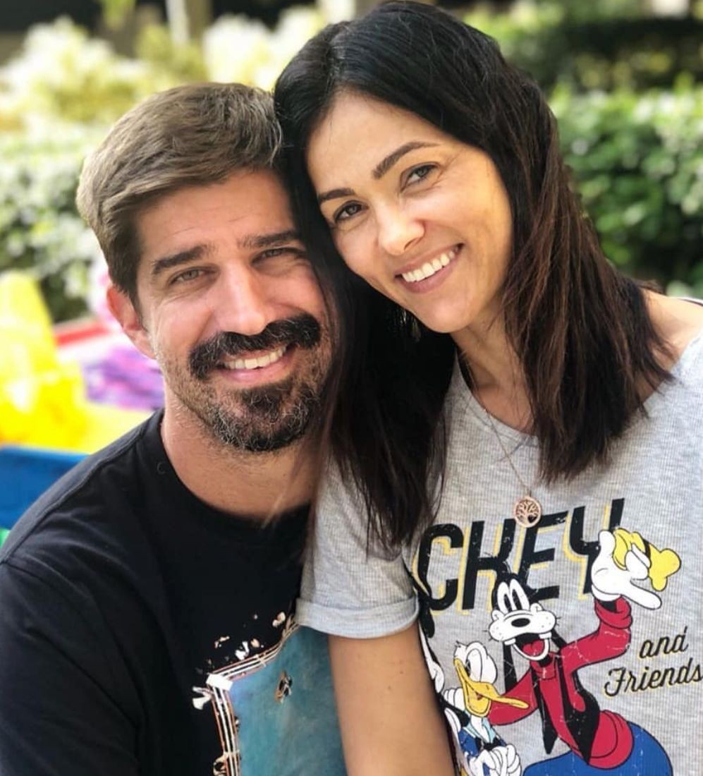 Suzana Alvez, a ex-Tiazinha, e o marido, Flávio Saretta — Foto: Instagram