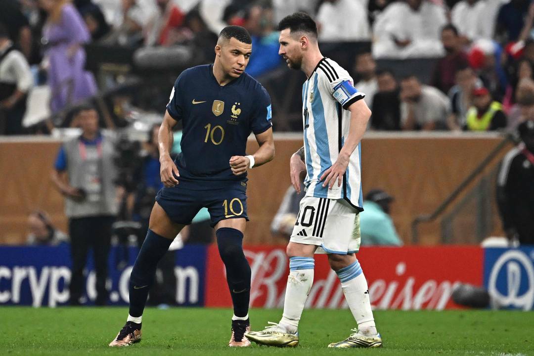 Mbappé e Messi dualaram gol a gol