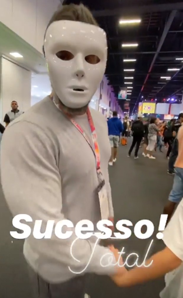 Marcos Mion circula de máscara pela CCXP 2019 com o filho Stefano (Foto: Reprodução/Instagram)