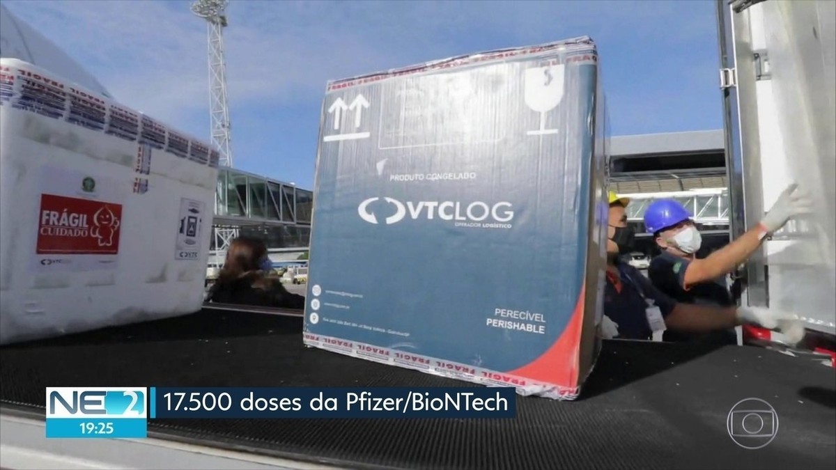 PE recebe primeiro lote com 17,5 mil doses de vacina da ...