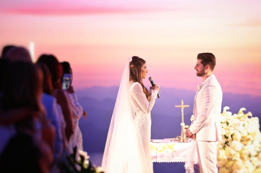 Alok e Romana Novais se casam aos pés do Cristo Redentor, no Rio de Janeiro (Foto:  Reprodução/Instagram)