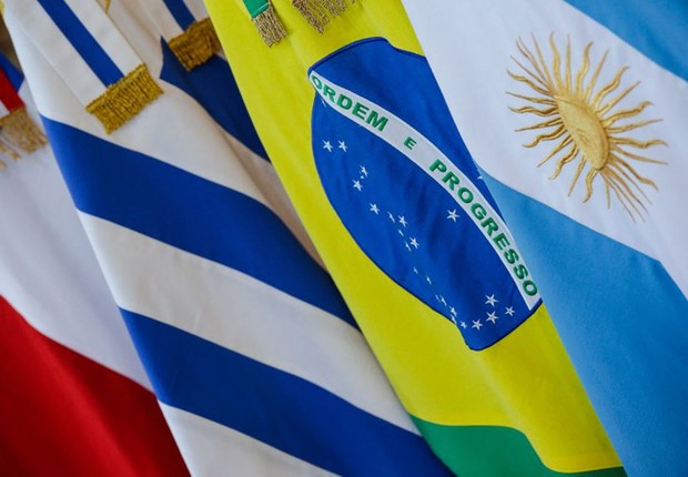 Bandeiras de países do Mercosul (Foto: Isac Nóbrega/PR)