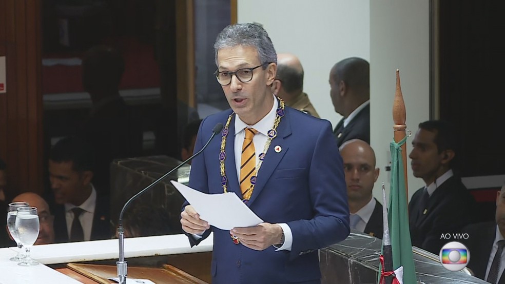 Zema toma posse como governador de Minas Gerais, na Assembleia Legislativa do estado — Foto: Zema toma posse na ALMG