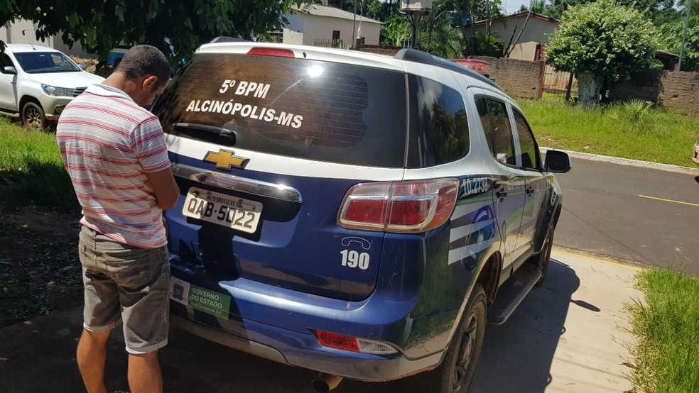 Homem &Atilde;&copy; preso ap&Atilde;&sup3;s matar companheira em Alcin&Atilde;&sup3;polis (MS). &acirc; Foto: MS Todo Dia/Renan Carrijo