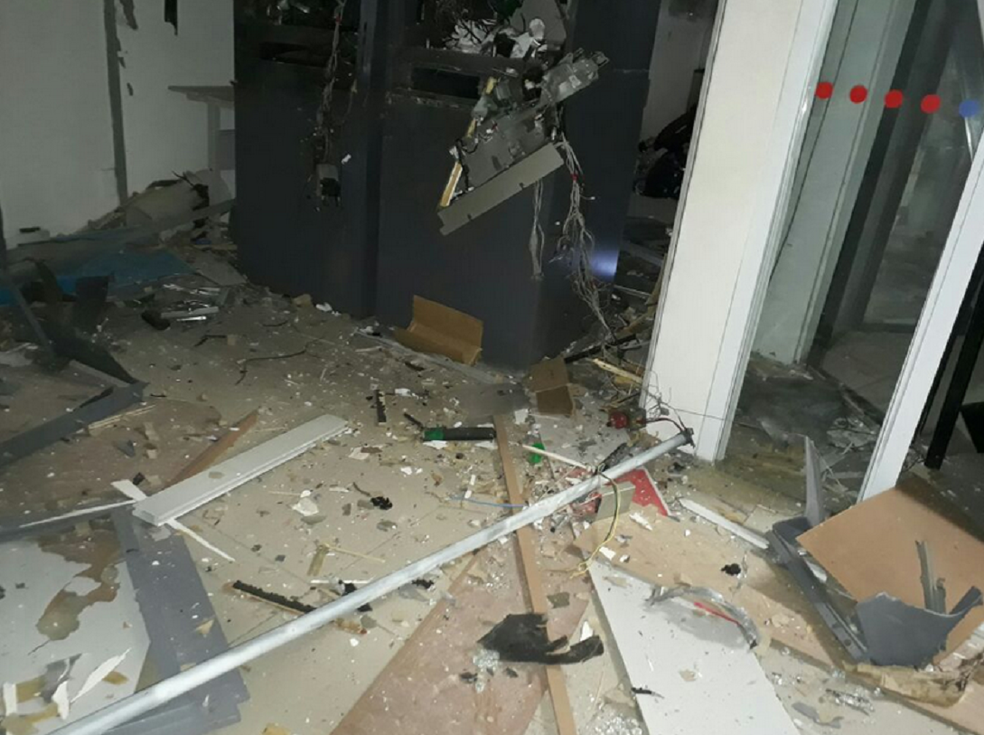 Grupo explode banco em Ipaumirim. (Foto: Ipaumirim.com)
