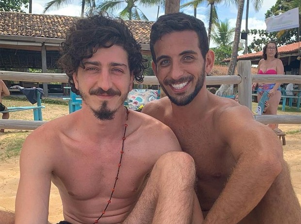 Johnny Massaro e o namorado, João Pedro (Foto: Reprodução/Instagram)