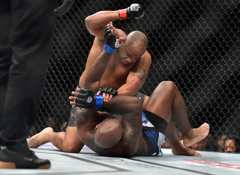 Daniel Cormier dominou completamente Derrick Lewis na luta principal do UFC 230 â?? Foto: Jason Silva