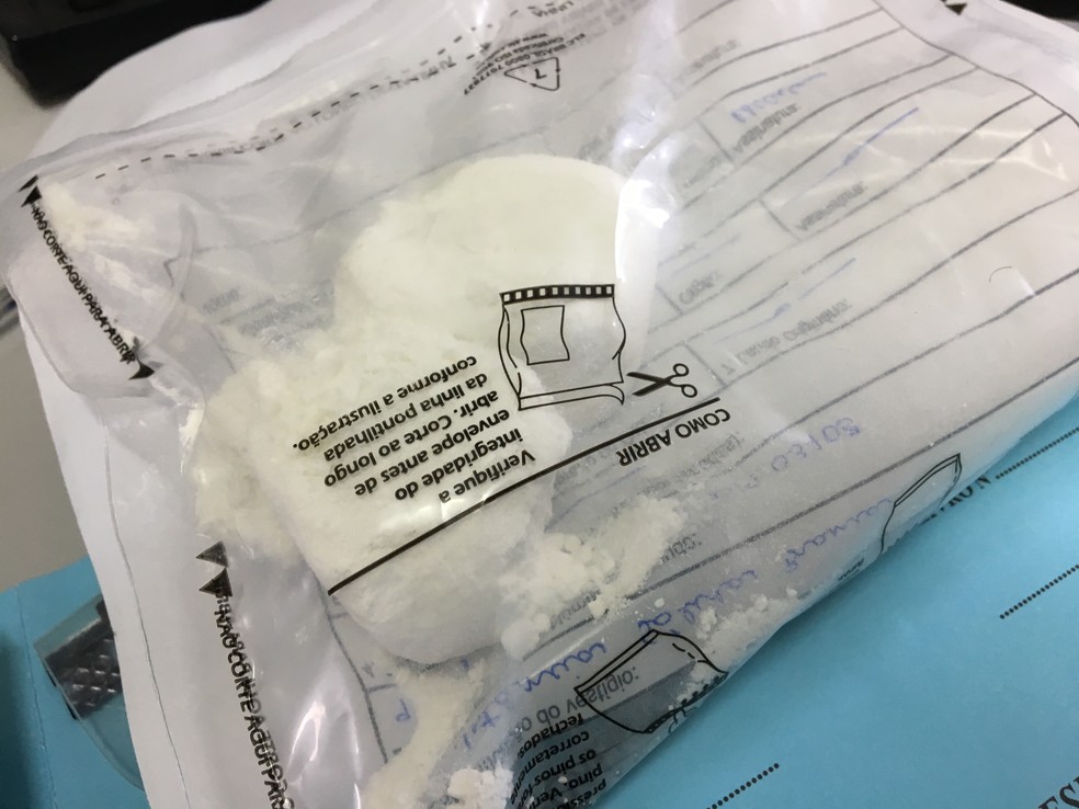 Droga encontrada com mulher durante revista de visita familiar em presídio de Campina Grande — Foto: Felipe Valentim/TV Paraíba