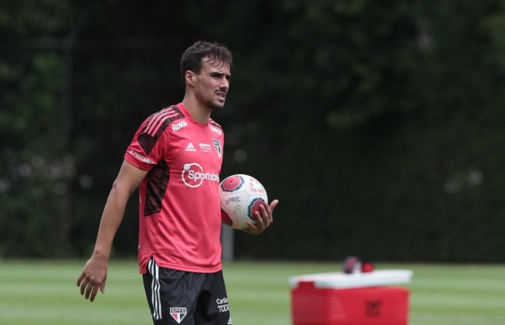 Igor Gomes durante treino do São Paulo nesta terça-feira — Foto: Rubens Chiri / saopaulofc.net 