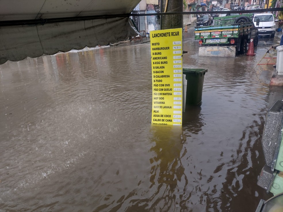 Região da Lapa, no Centro, foi uma das mais atingidas pela chuva — Foto: Redes Sociais