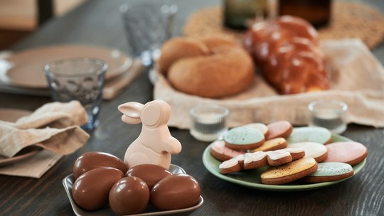 Páscoa: aprenda a criar ovos de chocolate em casa