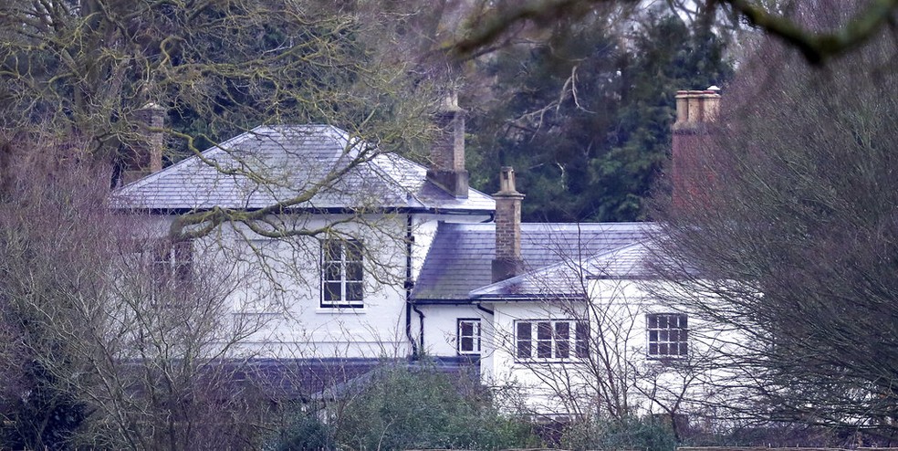 Detalhe do Frogmore Cottage, que fica no oeste de Londres e era a residência real do casal Harry e Meghan no Reino Unido.  — Foto: PA via AP