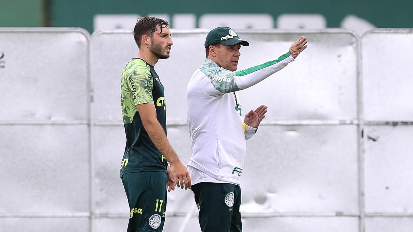 Início nos treinos impressiona, e Matías Viña estreia com expectativa alta no Palmeiras