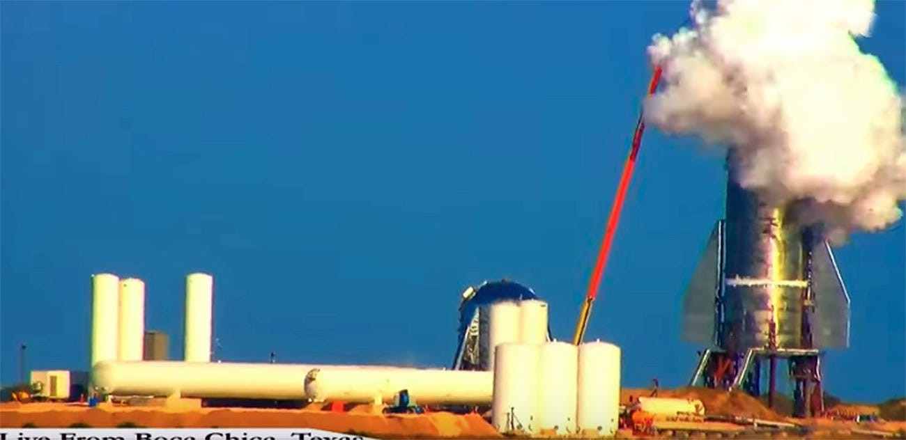 Foguete Starship da SpaceX explode durante testes nos Estados Unidos (Foto: Reprodução Youtube/LabPadre)