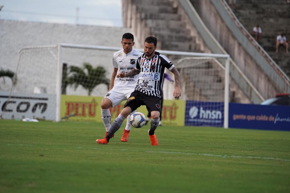 Clayton viveu a sua melhor fase no Botafogo-PB, na temporada 2019 — Foto: Paulo Cavalcanti / Botafogo-PB