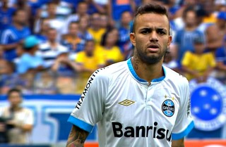 Grêmio justifica queda de rendimento de Luan por desgaste e apela à CBF