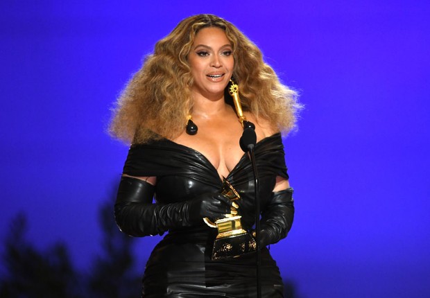 Beyoncé em cerimônia do Grammy (Foto:  Kevin Winter/Getty Images)