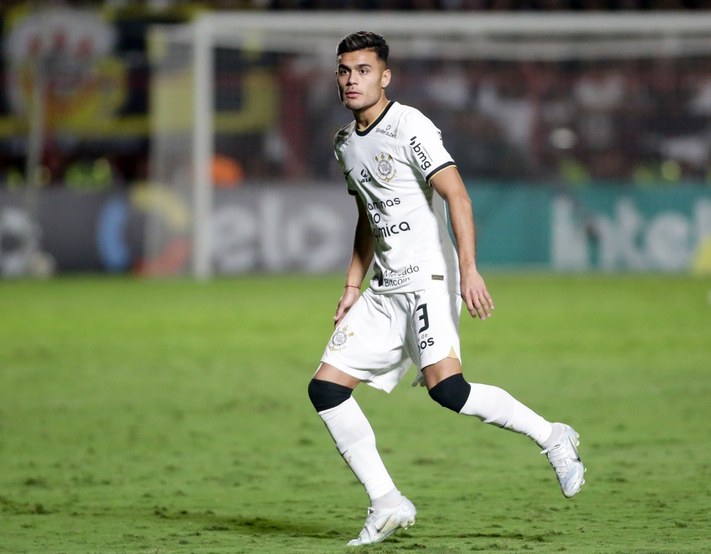Fausto Vera pode preencher os vazios do meio-campo do Corinthians? Confira a análise