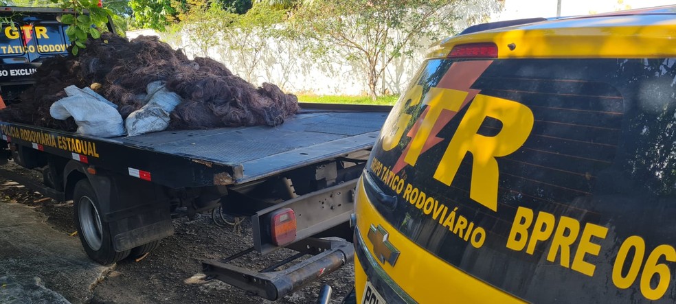 No início de agosto,  cerca de três toneladas de fio de cobre foram apreendidas no Bairro Sabiaguaba em Fortaleza — Foto: BPRE