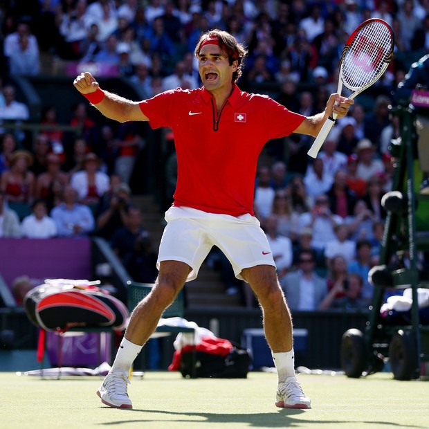 2012 年のオリンピックで活躍するフェデラー (写真: Clive Brunskill/Getty Images)