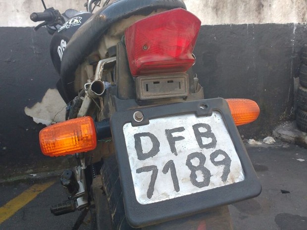 Motocicleta com placa do Grau é apreendida no Pedreira