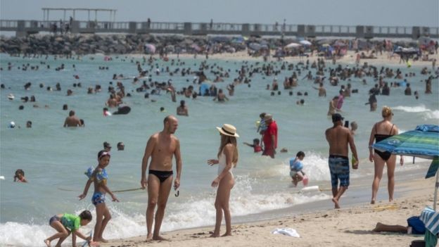 EPA - Casos de coronavírus em Miami cresceram 10 vezes em julho (Foto: EPA via BBC)