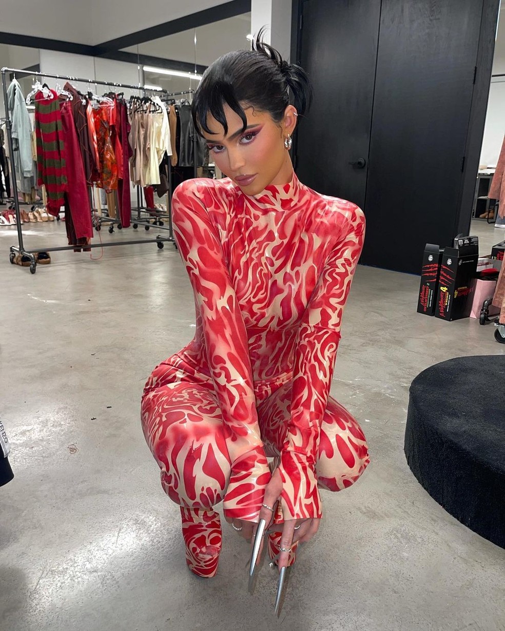 Fantasia de Kylie Jenner para o Halloween &eacute; inspirada no personagem Freddy Krueger &mdash; Foto: Reprodu&ccedil;&atilde;o/Instagram