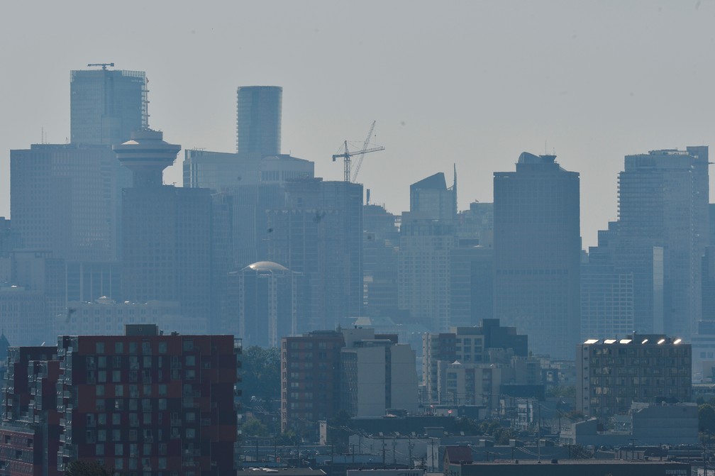 Prédios em Vancouver, no Canadá, nesta segunda-feira (28) de calor recorde no país — Foto: Jennifer Gauthier/Reuters