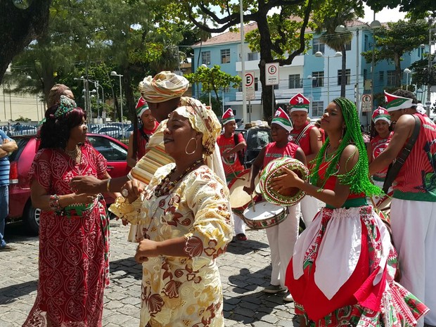 Maracatu Nação Porto Rico é um dos homenageados do carnaval do Recife em 2016 (Foto: Katherine Coutinho/G1)
