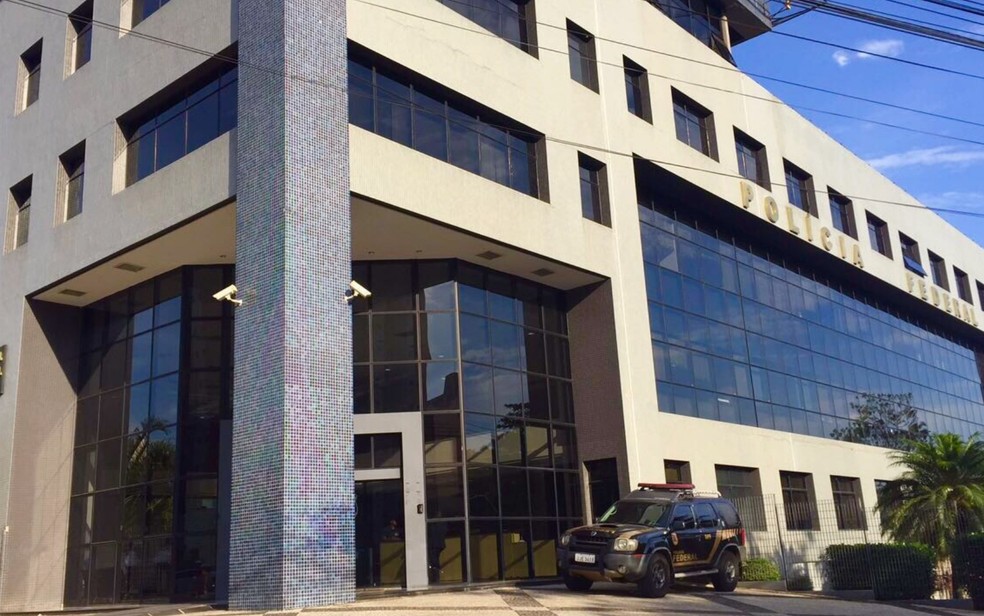 Dois presos estão na sede da Polícia Federal, em Goiânia (Foto: Murillo Velasco/ G1)