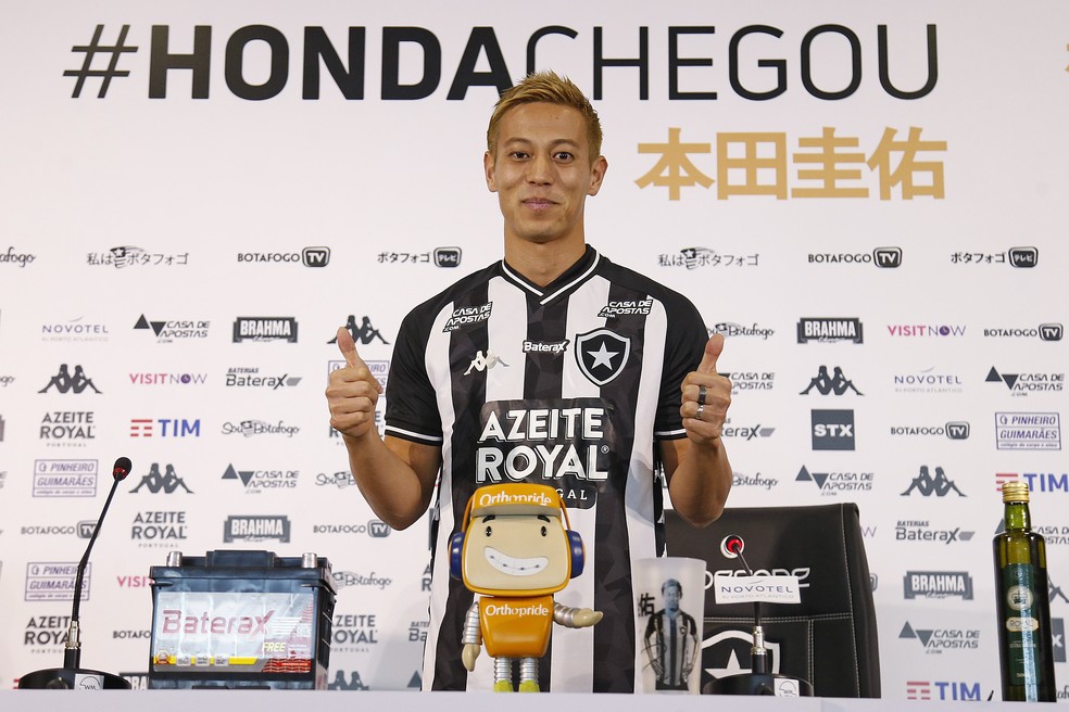 Honda é apresentado como novo reforço do Botafogo — Foto: Vitor Silva/Botafogo