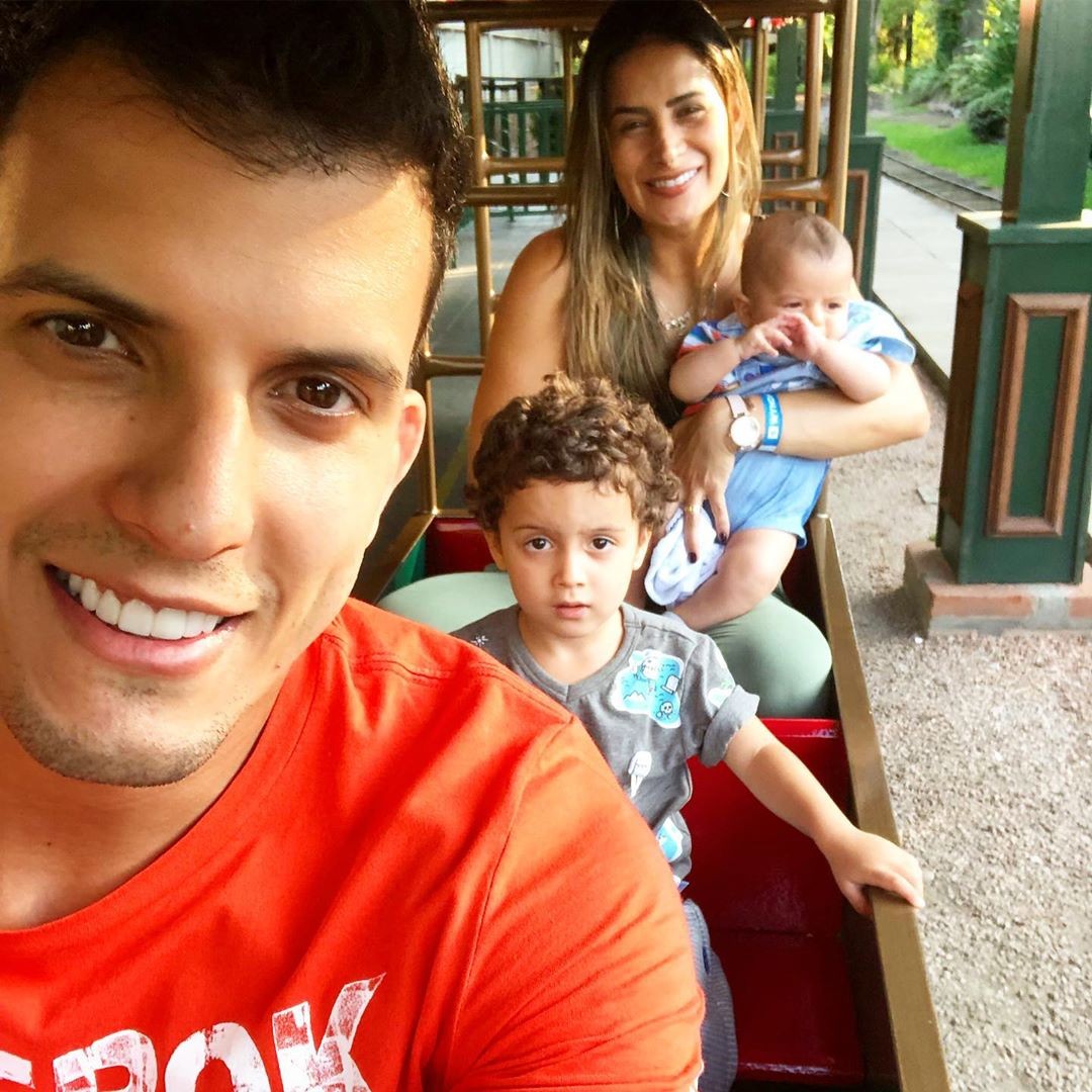 Lucilene Caetano e Felipe Sertanejo com os filhos na Serra Gaúcha (Foto: Reprodução / Instagram)