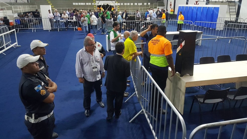 Sem votos da urna 7, Eurico Miranda sai derrotado da eleição à presidência do Vasco (Foto: GloboEsporte.com)