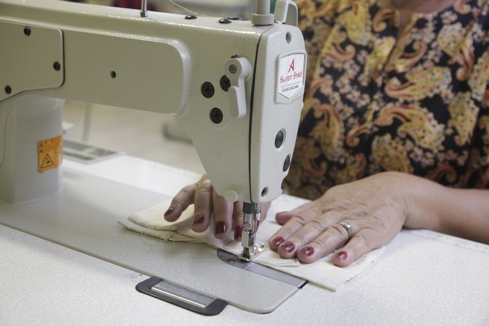 Interessados poder&atilde;o expor e vender diversos produtos, como artesanato &mdash; Foto: Anderson Bianchi/Prefeitura de Santos