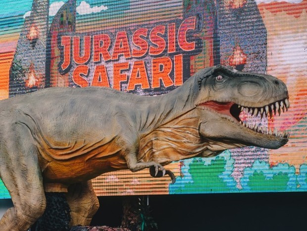 Safári de dinossauros robôs recria 'Jurassic Park' ao ar livre em São Paulo  - 30/09/2020 - Passeios - Guia Folha